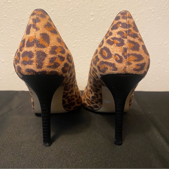 Guess Farren Leopard Cheetah Calf Hair Classy Pumps Heels Dress Shoes size 8 - Picture 4 of 7